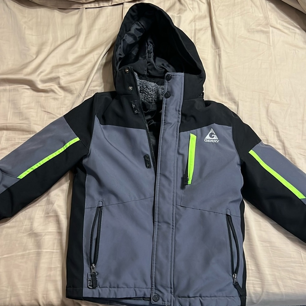 Boys small winter 3-in-1 coat. Good condition!